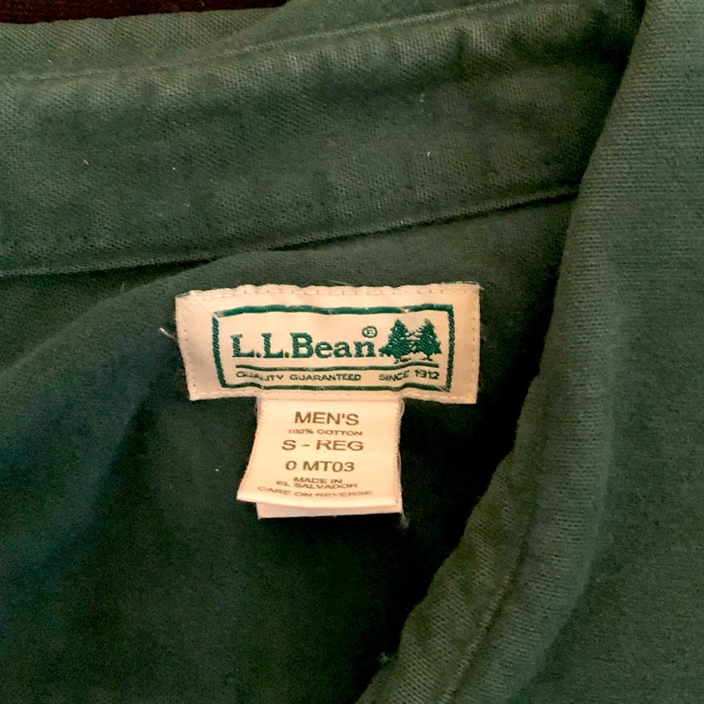 Heavy feel. Also feels like  suede. Size s/ m